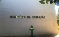 Em ato no MEC, servidores da educação e estudantes exigem investigação sobre envolvimento de Bolsonaro no escândalo 